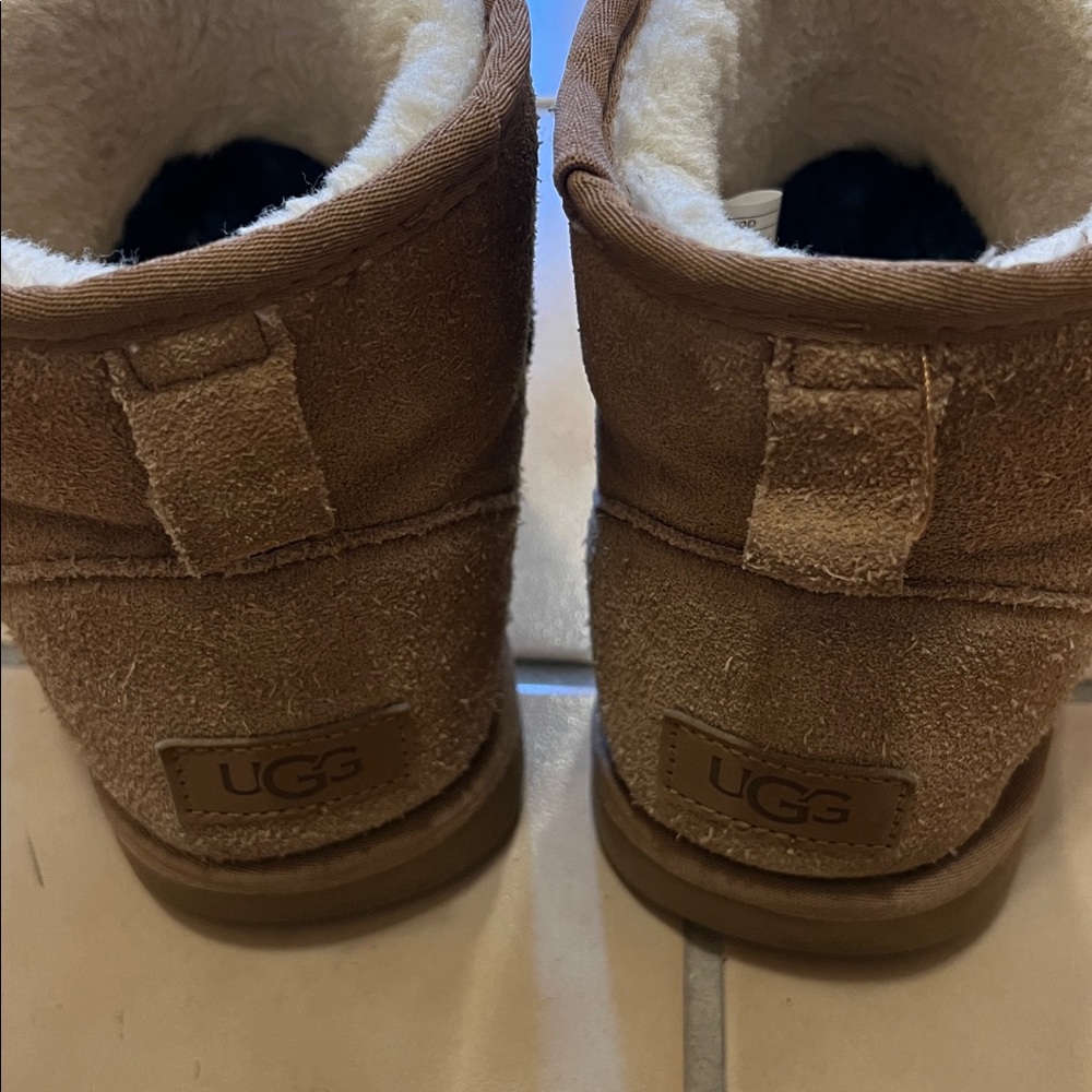 winter boots - Picture 2 of 3